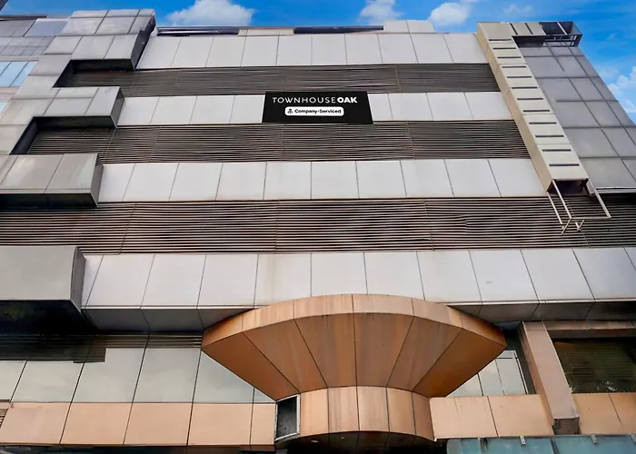 Super Townhouse Oak Jm Road Formerly Krishna Presidency