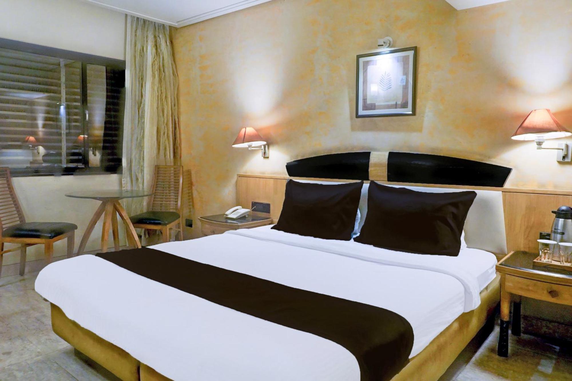 Super Townhouse Oak Jm Road Formerly Krishna Presidency Hotel Pune