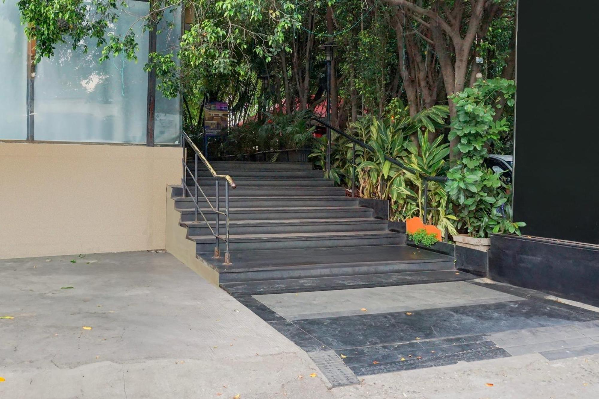 Super Townhouse Oak Jm Road Formerly Krishna Presidency Hotel Pune