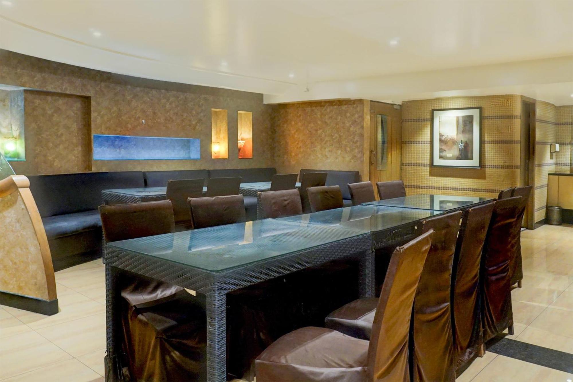 Super Townhouse Oak Jm Road Formerly Krishna Presidency