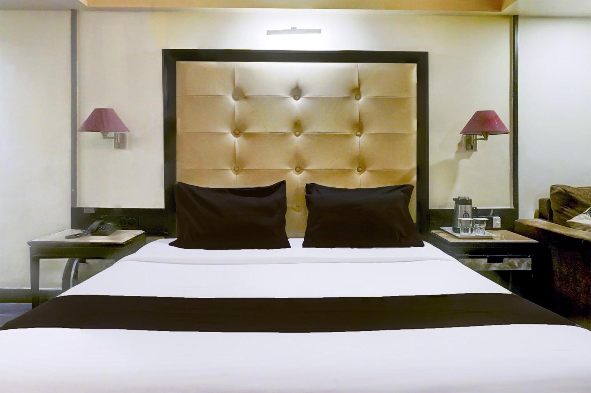 Hotel Super Townhouse Oak Jm Road Formerly Krishna Presidency Pune